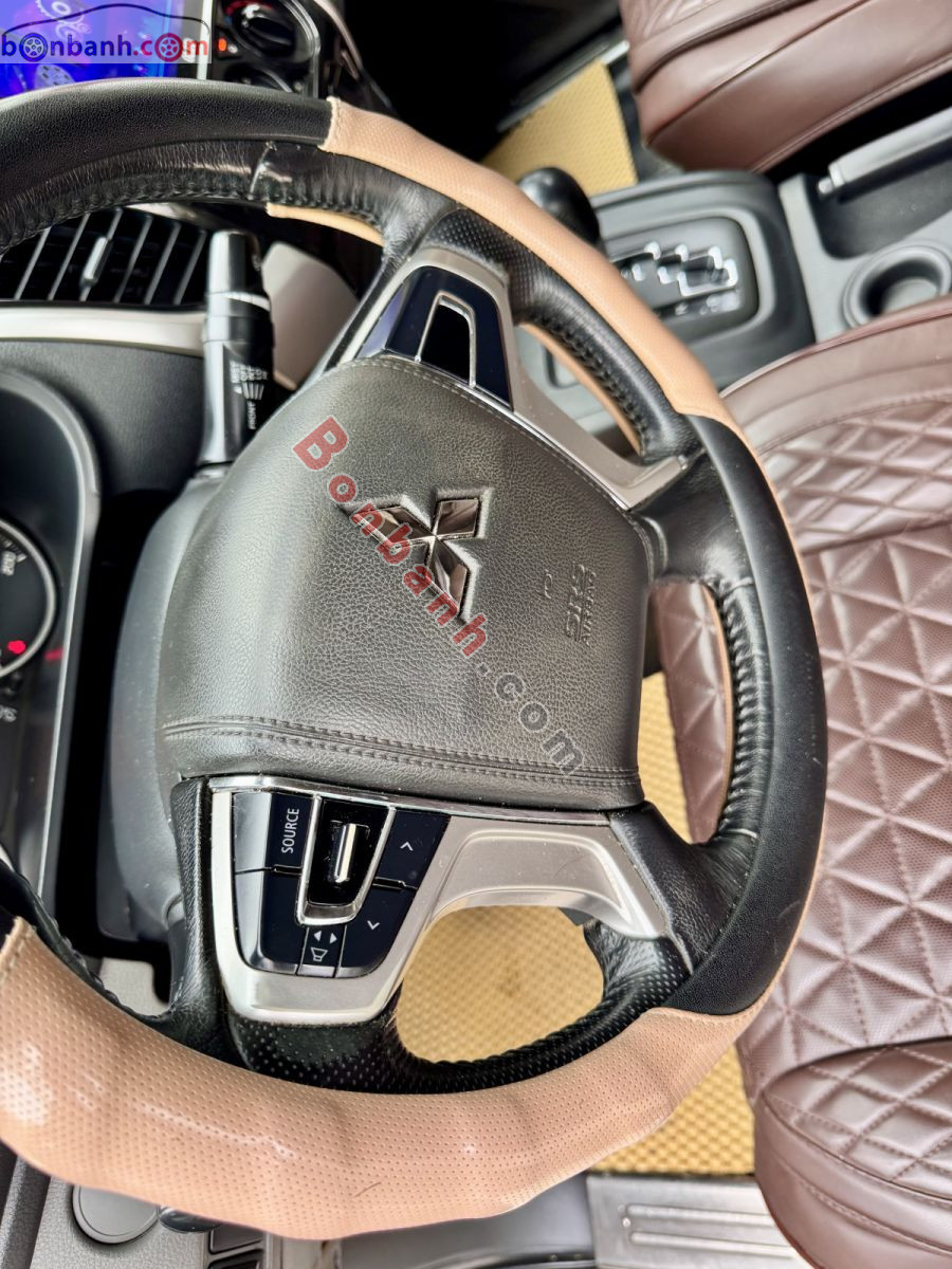 Bán ô tô Mitsubishi Triton 4x2 AT - 2017 - xe cũ