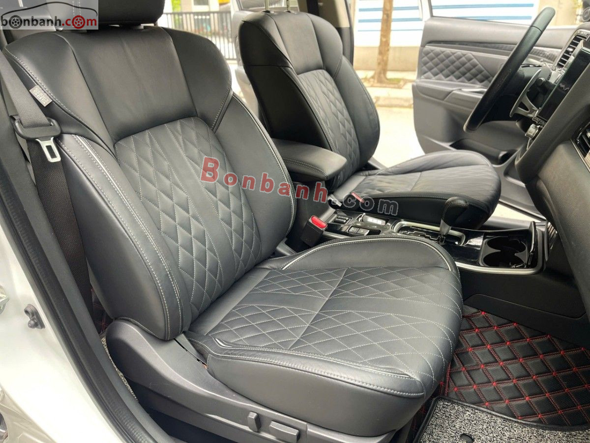 Bán ô tô Mitsubishi Outlander Premium 2.0 CVT - 2022 - xe cũ