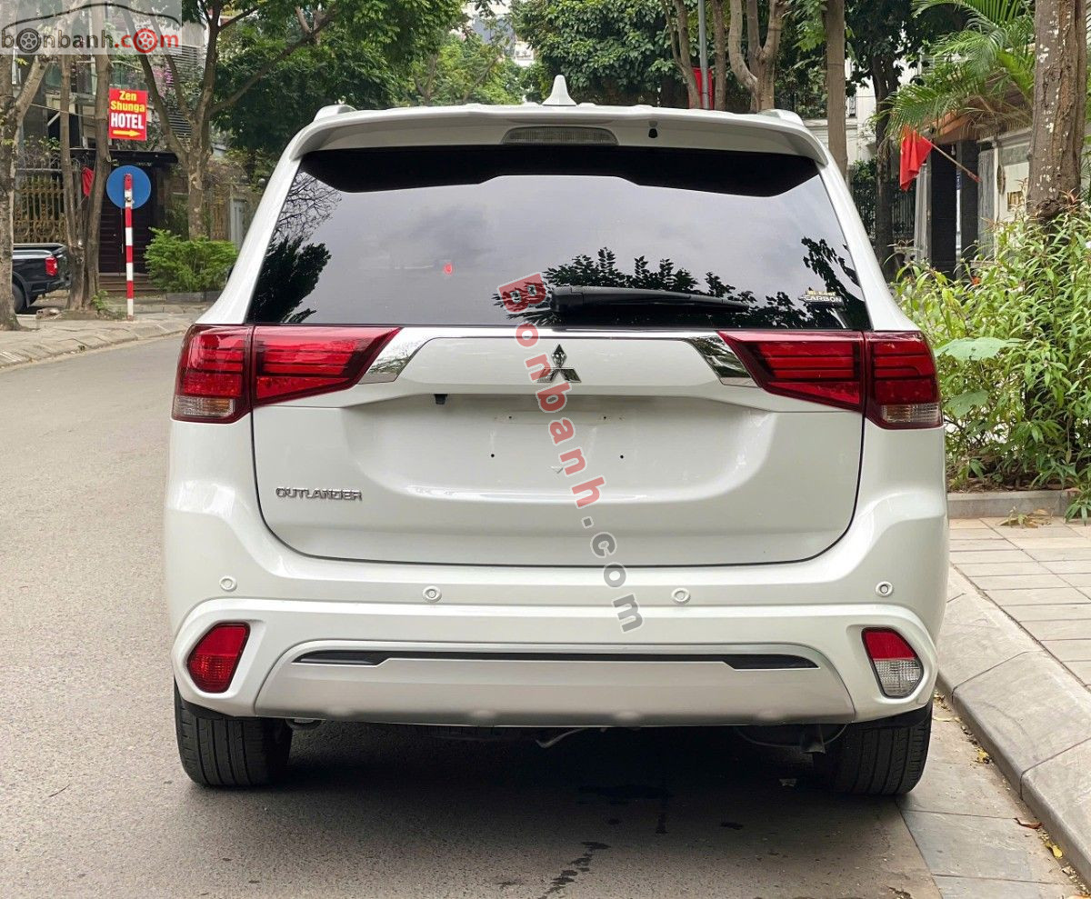 Bán ô tô Mitsubishi Outlander Premium 2.0 CVT - 2022 - xe cũ
