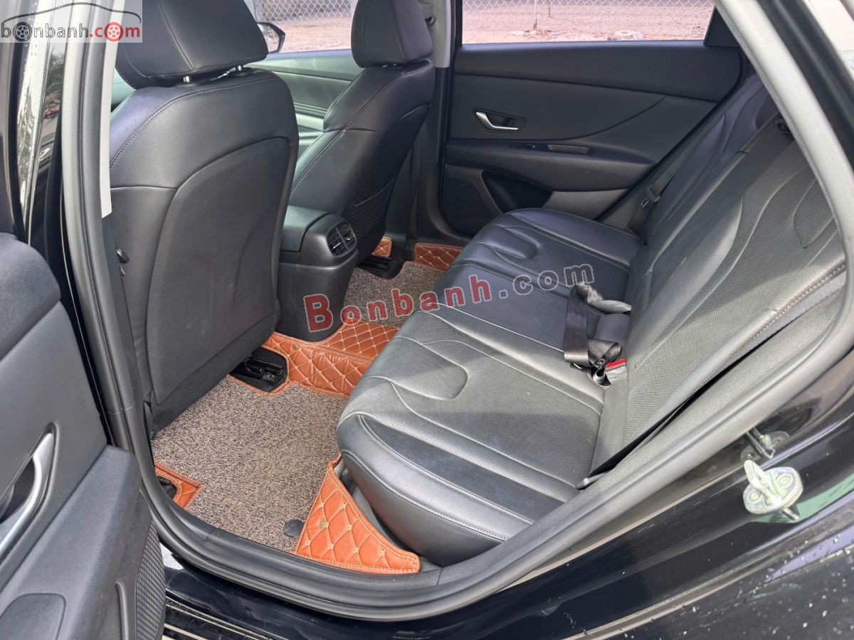 Bán ô tô Hyundai Elantra 2.0 AT Cao cấp - 2022 - xe cũ