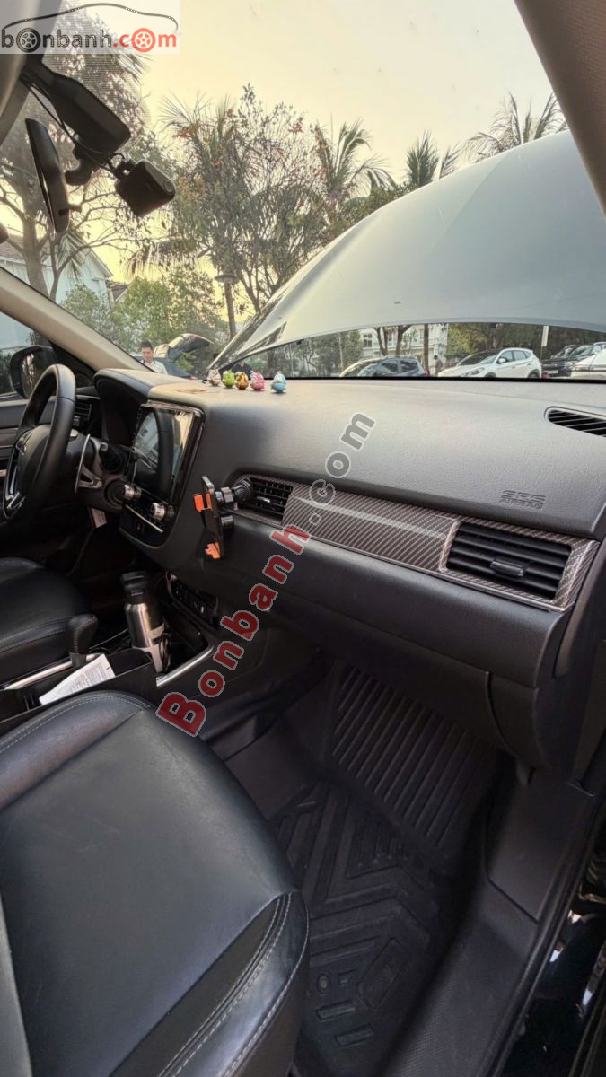 Bán ô tô Mitsubishi Outlander 2.0 CVT Premium - 2020 - xe cũ