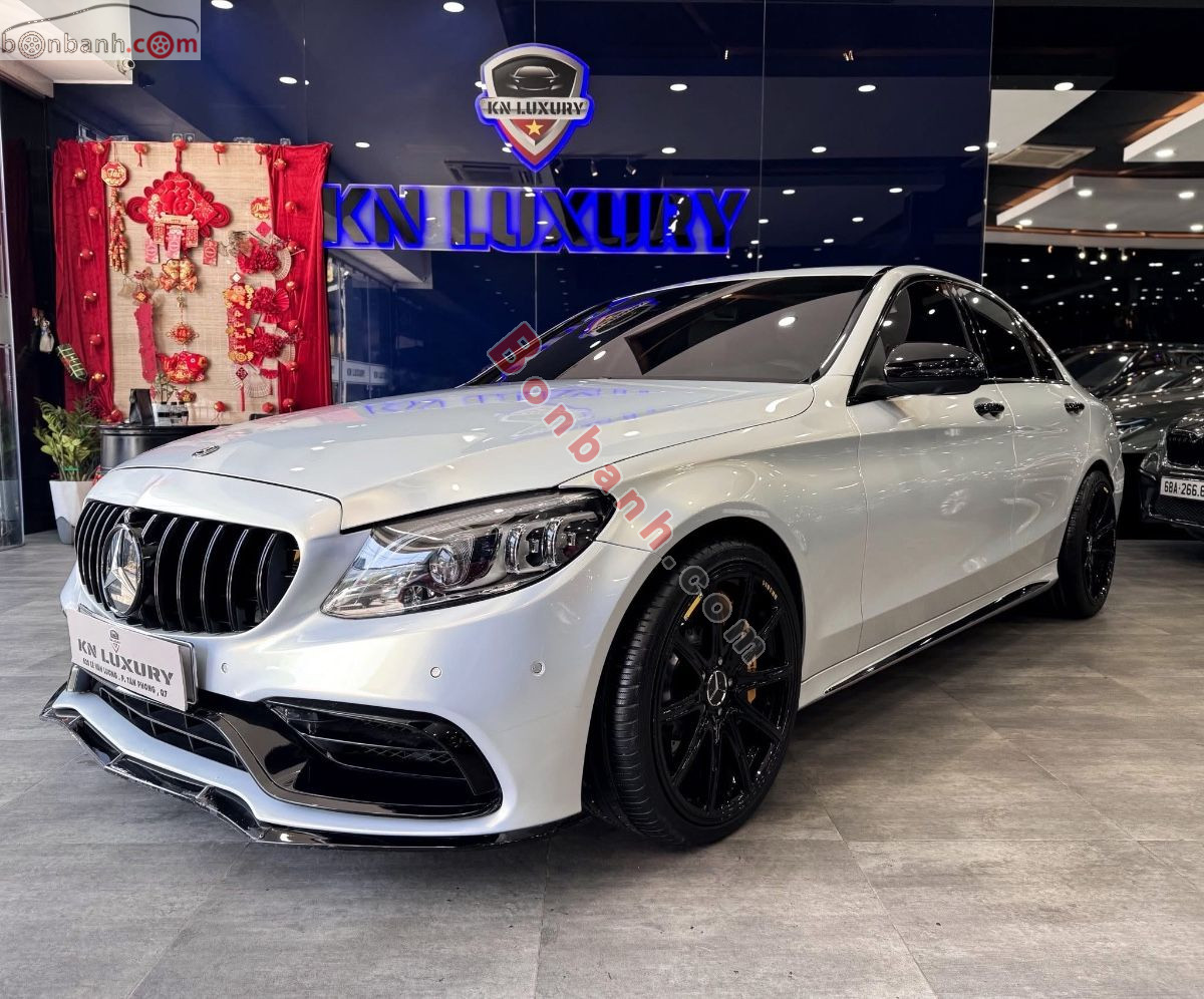Bán ô tô Mercedes Benz C class C300 AMG - 2019 - xe cũ