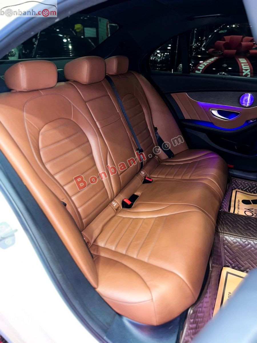 Bán ô tô Mercedes Benz C class C300 AMG - 2019 - xe cũ