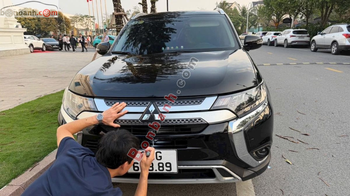 Bán ô tô Mitsubishi Outlander 2.0 CVT Premium - 2020 - xe cũ