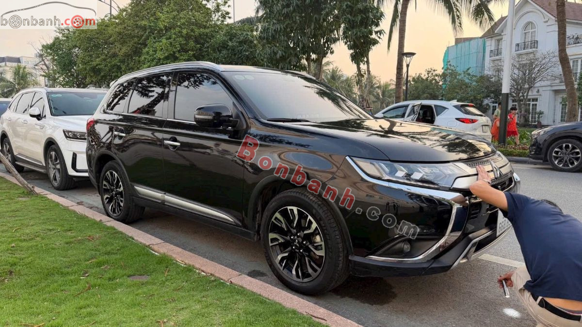 Bán ô tô Mitsubishi Outlander 2.0 CVT Premium - 2020 - xe cũ