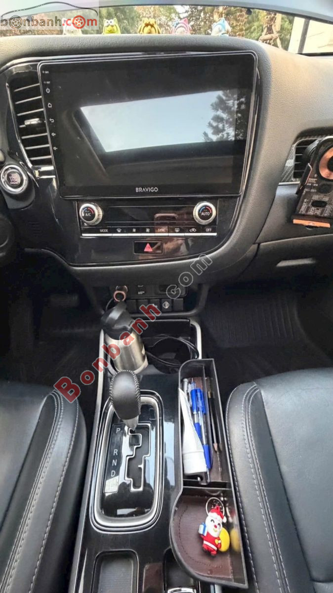 Bán ô tô Mitsubishi Outlander 2.0 CVT Premium - 2020 - xe cũ