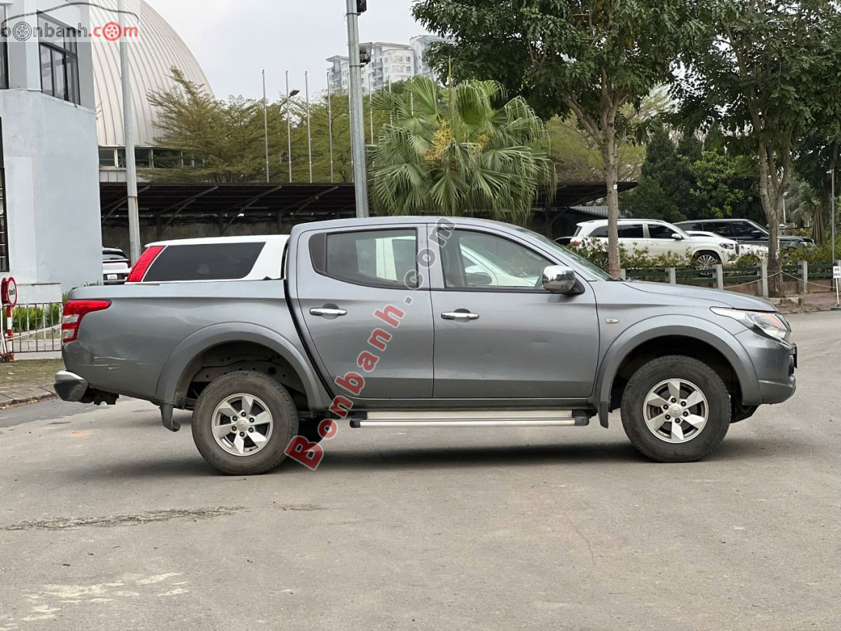 Bán ô tô Mitsubishi Triton 4x2 AT - 2015 - xe cũ
