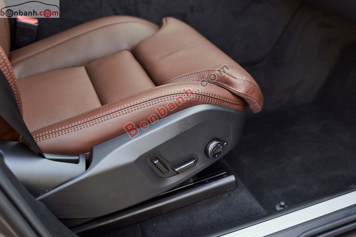 Bán ô tô Volvo XC60 Ultimate Bright B6 AWD - 2022 - xe cũ