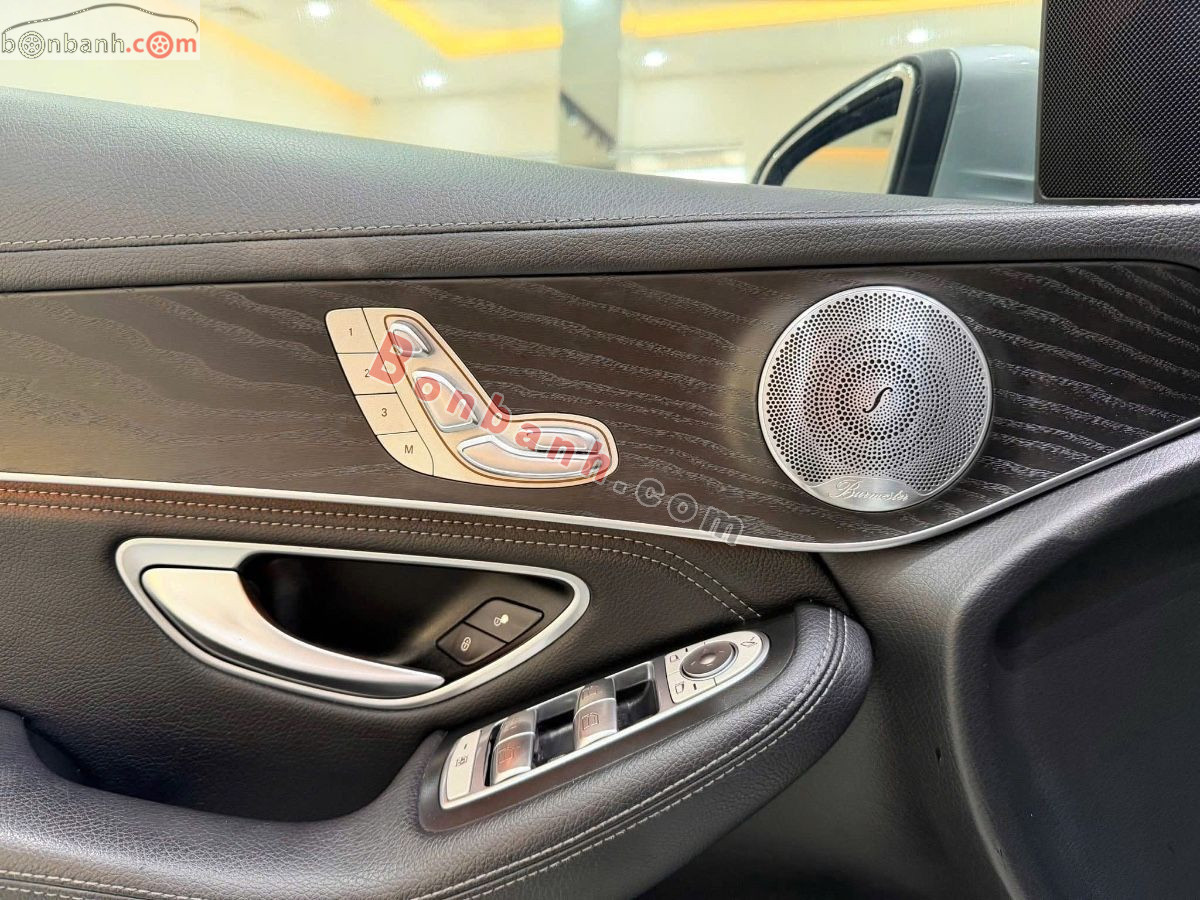 Bán ô tô Mercedes Benz GLC 300 4Matic - 2017 - xe cũ