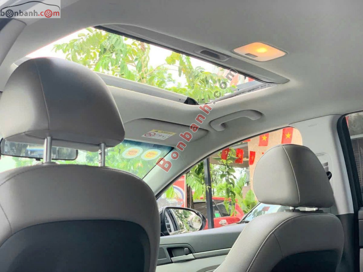 Bán ô tô Hyundai Elantra 2.0 AT - 2016 - xe cũ