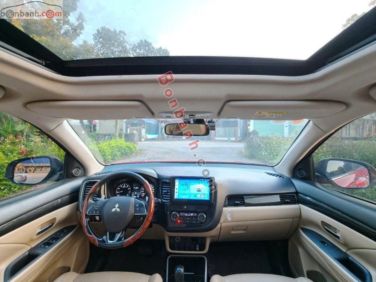 Bán ô tô Mitsubishi Outlander 2.0 CVT Premium - 2019 - xe cũ