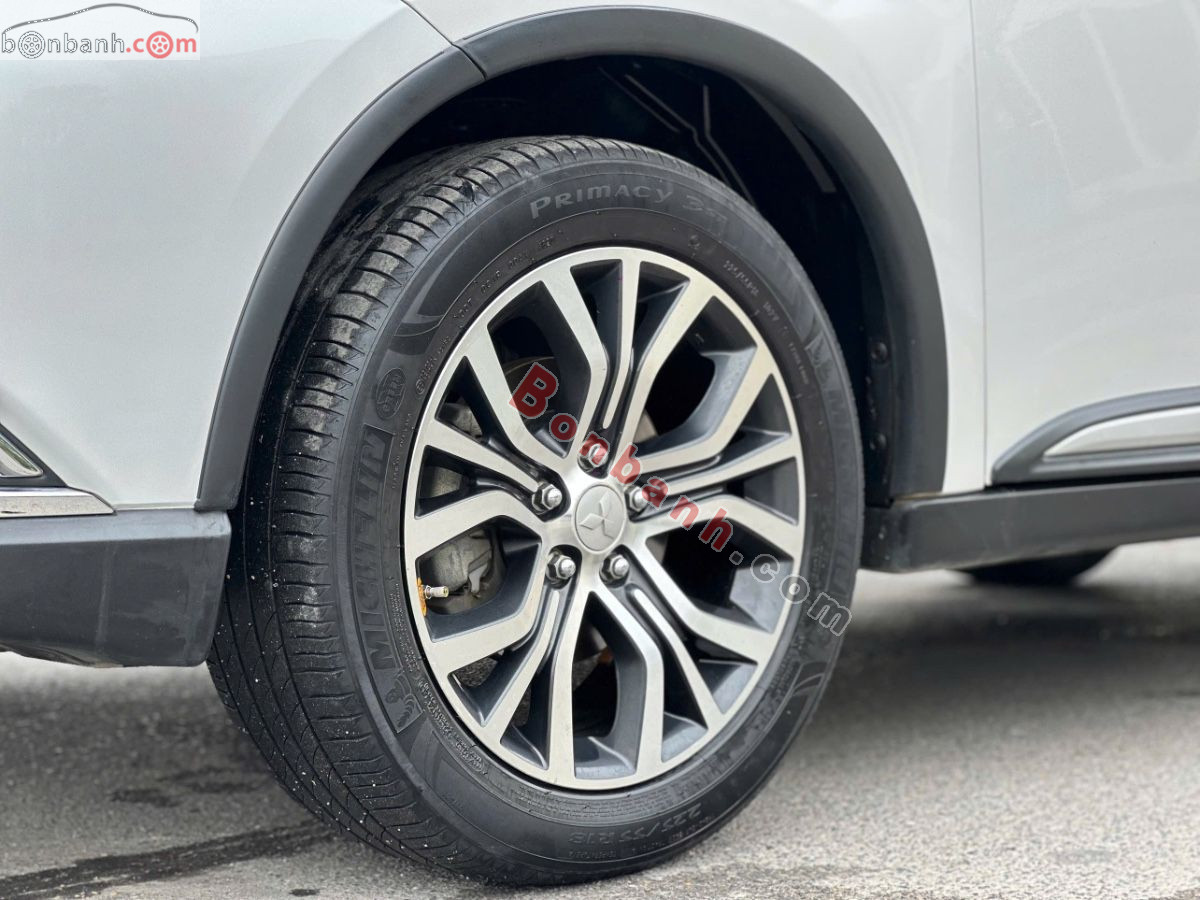 Bán ô tô Mitsubishi Outlander 2.0 CVT - 2019 - xe cũ