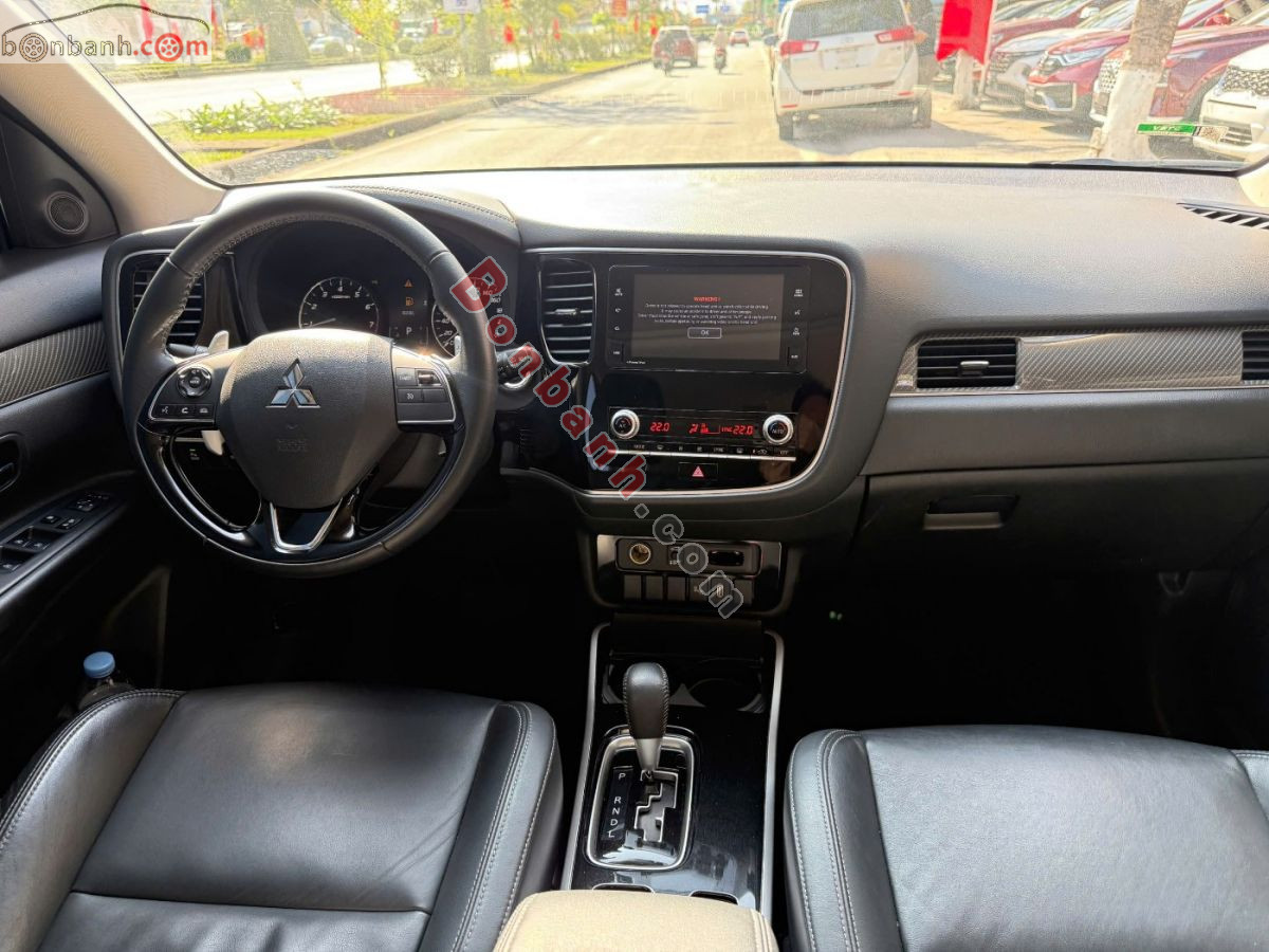 Bán ô tô Mitsubishi Outlander 2.0 CVT Premium - 2020 - xe cũ