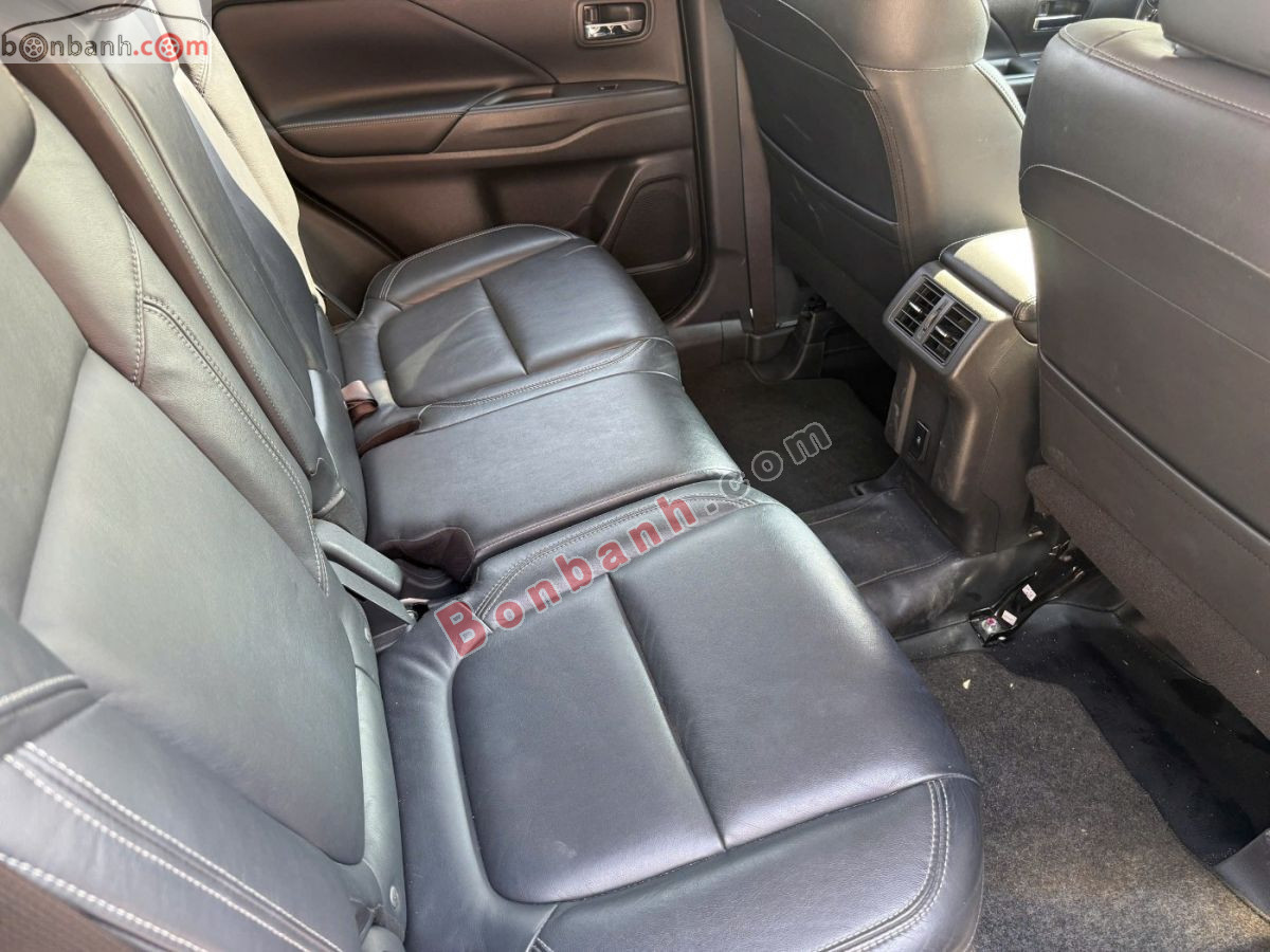 Bán ô tô Mitsubishi Outlander 2.0 CVT Premium - 2020 - xe cũ