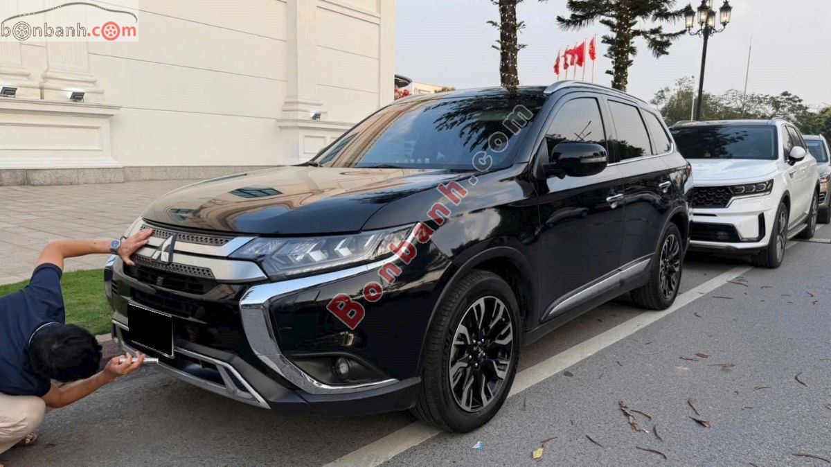 Bán ô tô Mitsubishi Outlander 2.0 CVT Premium - 2020 - xe cũ