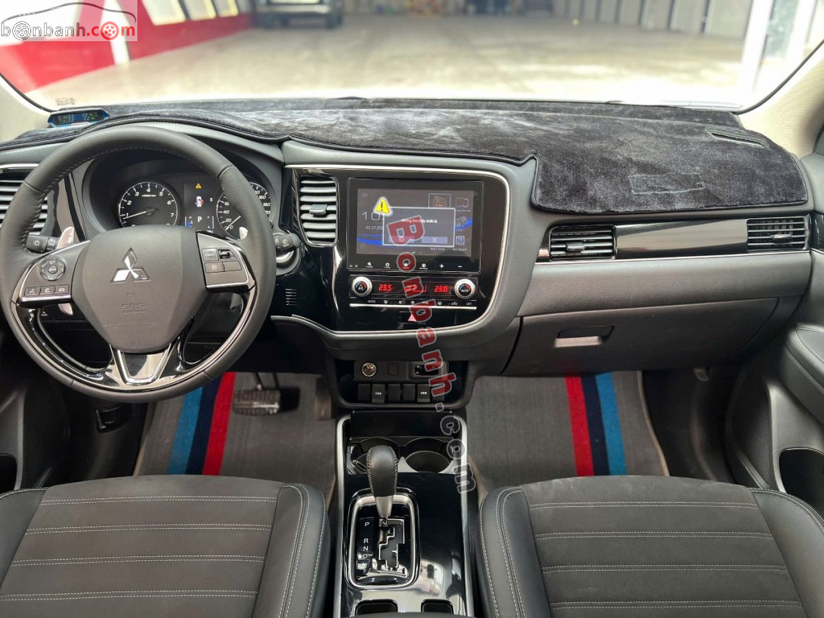 Bán ô tô Mitsubishi Outlander 2.0 CVT - 2023 - xe cũ