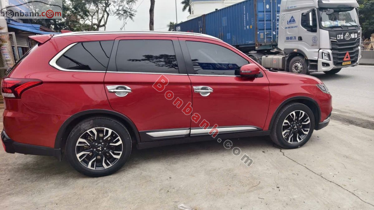 Bán ô tô Mitsubishi Outlander Premium 2.0 CVT - 2021 - xe cũ