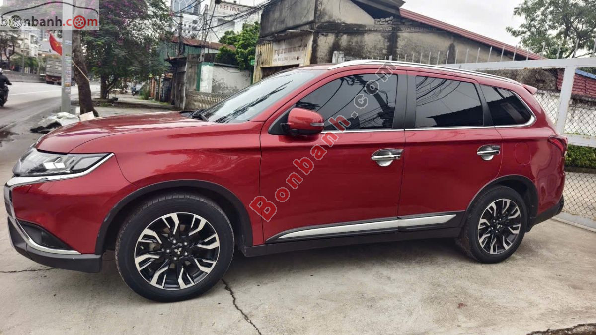 Bán ô tô Mitsubishi Outlander Premium 2.0 CVT - 2021 - xe cũ