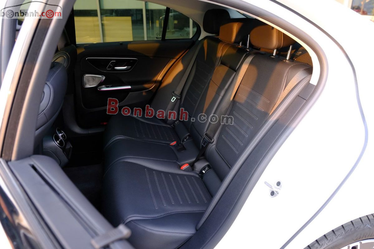 Bán ô tô Mercedes Benz C class C300 AMG - 2022 - xe cũ