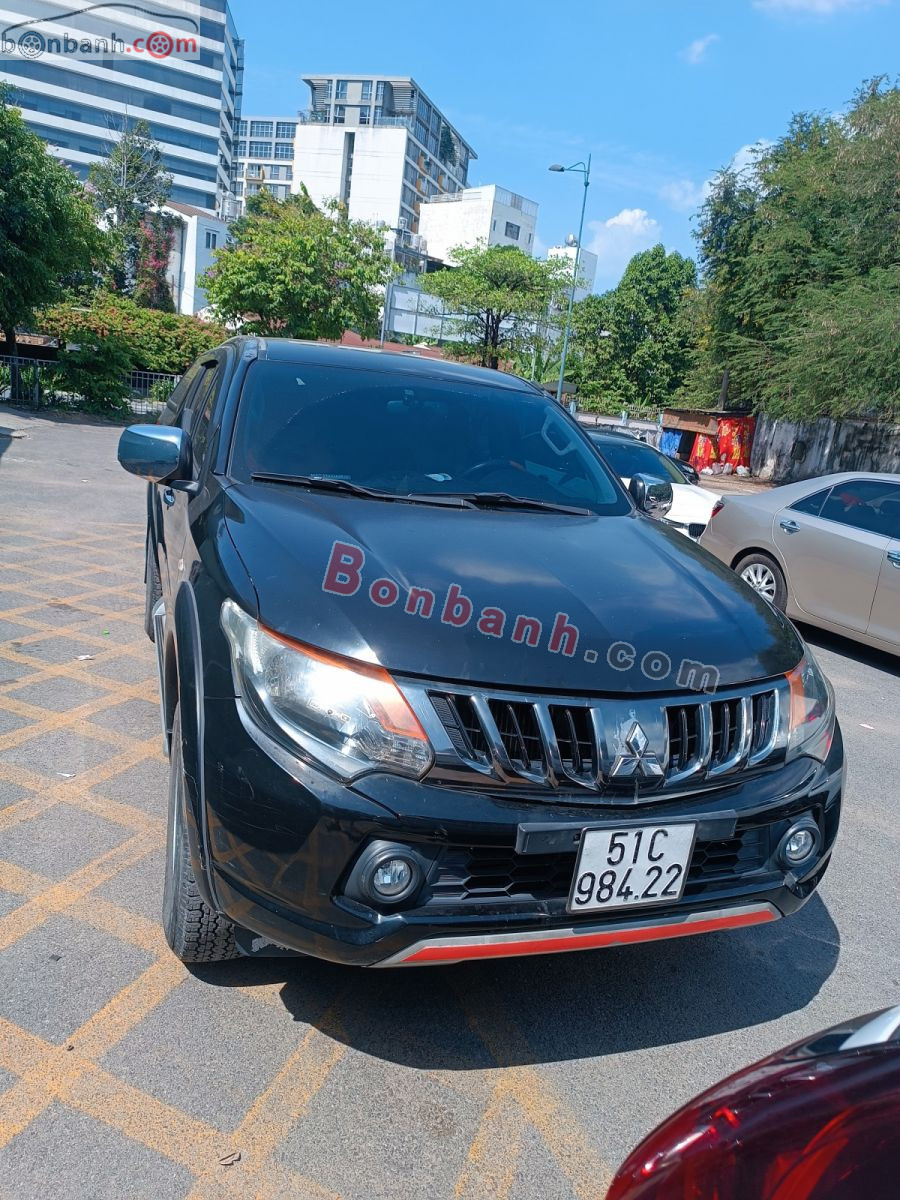 Bán ô tô Mitsubishi Triton 4x2 AT - 2017 - xe cũ