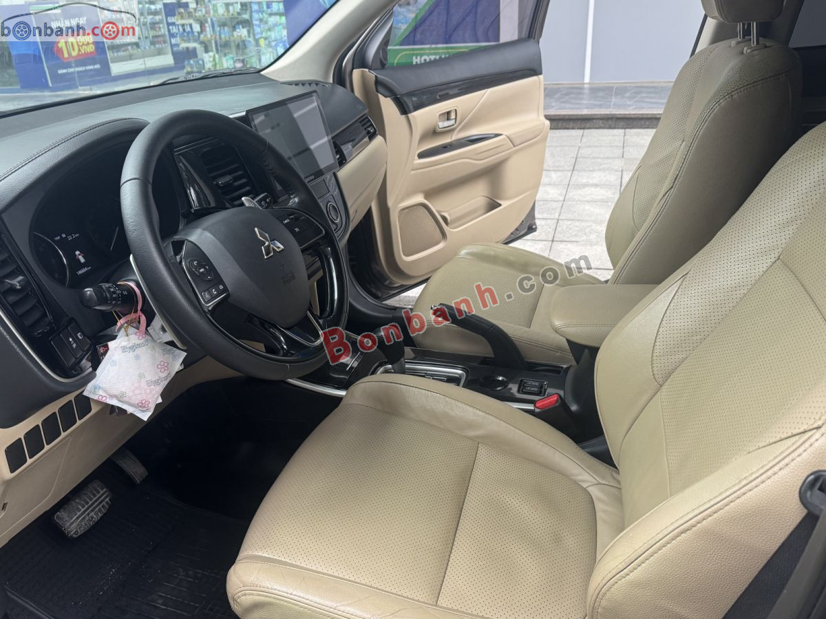 Bán ô tô Mitsubishi Outlander 2.0 CVT Premium - 2018 - xe cũ