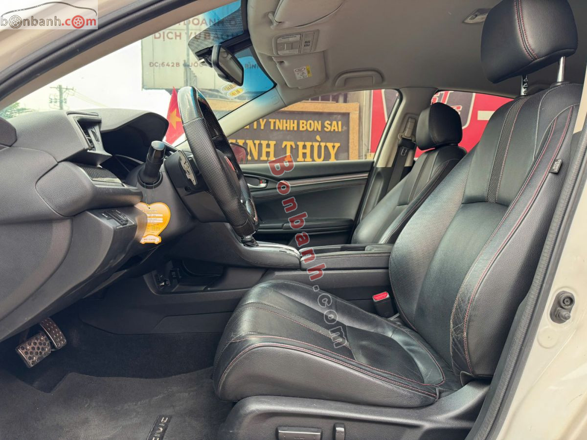 Bán ô tô Honda Civic RS 1.5 AT - 2019 - xe cũ
