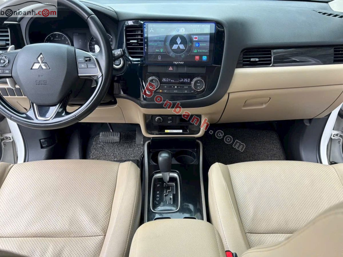 Bán ô tô Mitsubishi Outlander 2.4 CVT - 2017 - xe cũ