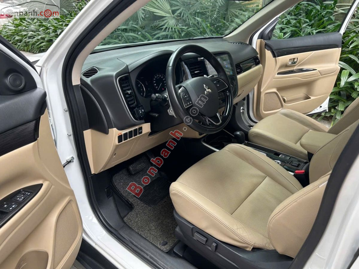 Bán ô tô Mitsubishi Outlander 2.4 CVT - 2017 - xe cũ