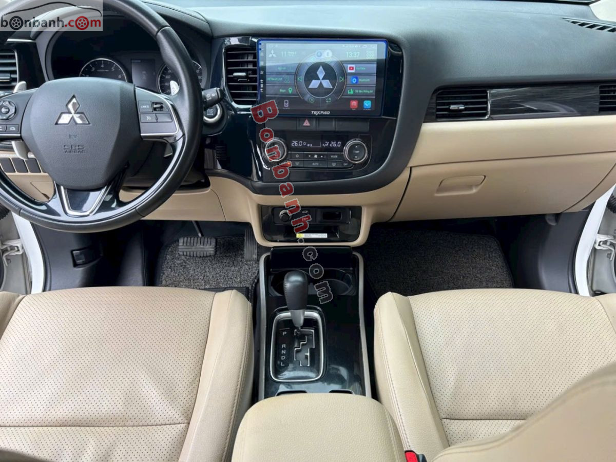 Bán ô tô Mitsubishi Outlander 2.4 CVT - 2017 - xe cũ