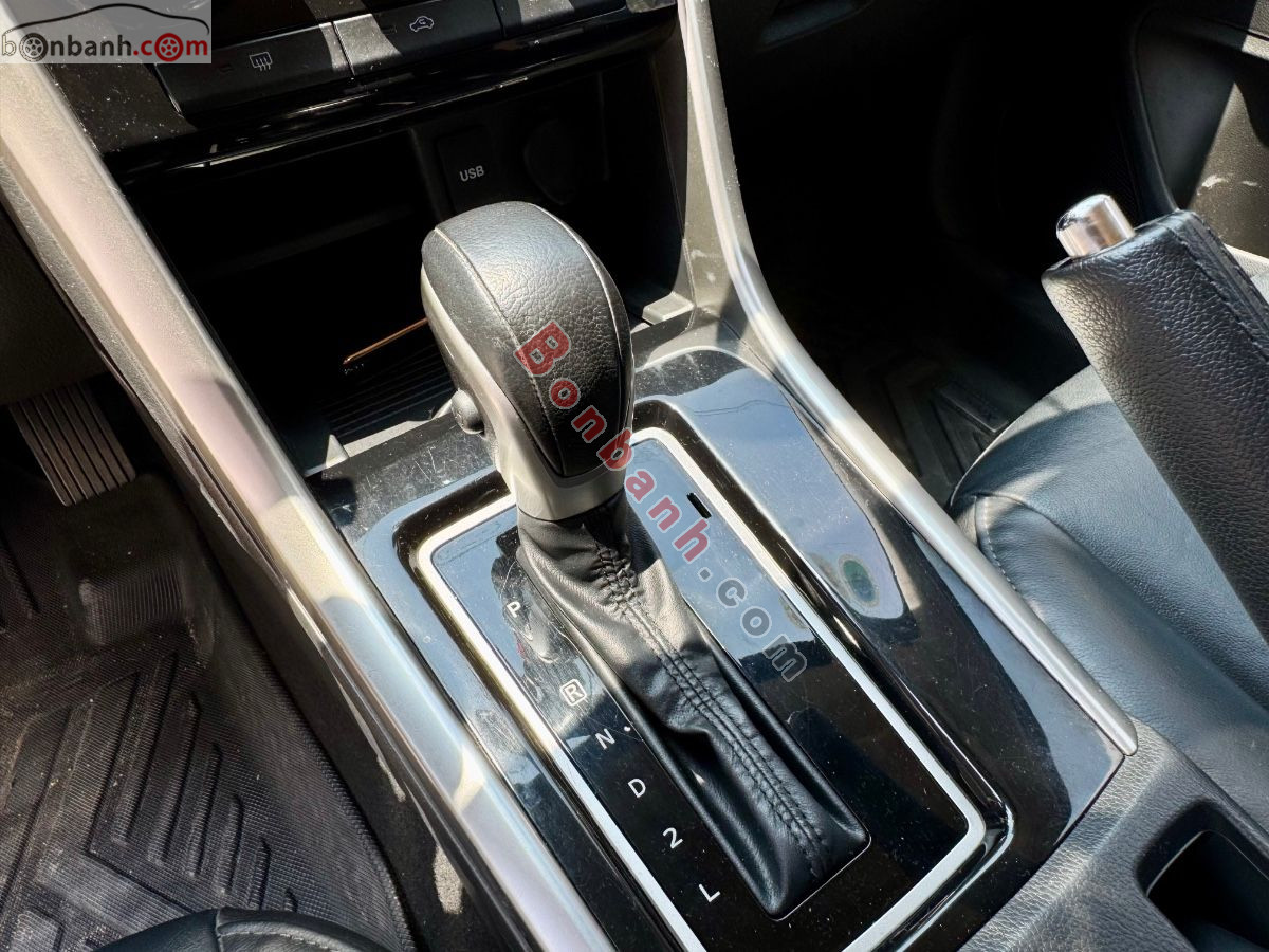 Bán ô tô Mitsubishi Xpander 1.5 AT - 2020 - xe cũ