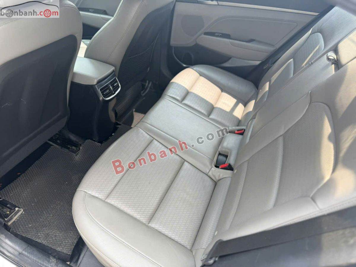 Bán ô tô Hyundai Elantra 1.6 AT - 2017 - xe cũ
