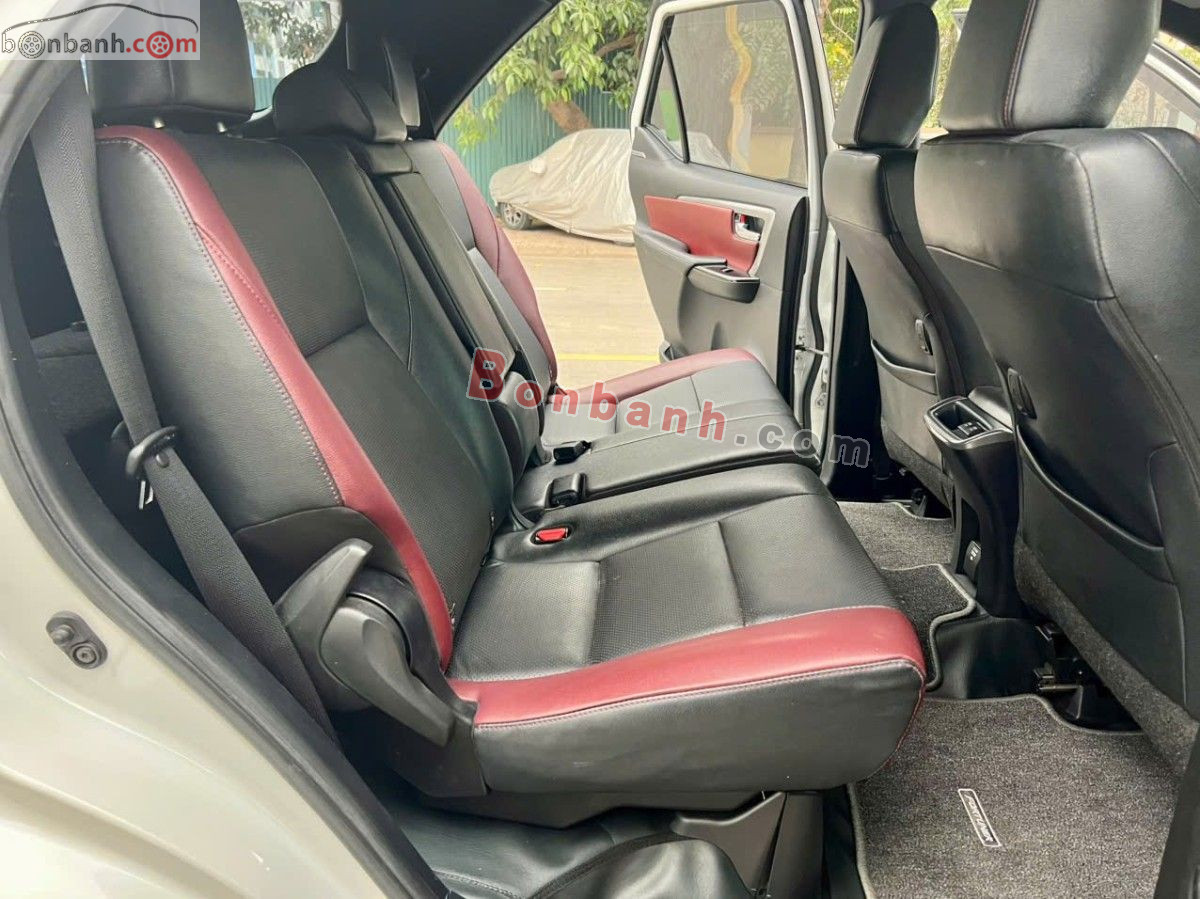 Bán ô tô Toyota Fortuner Legender 2.4L 4x2 AT - 2022 - xe cũ