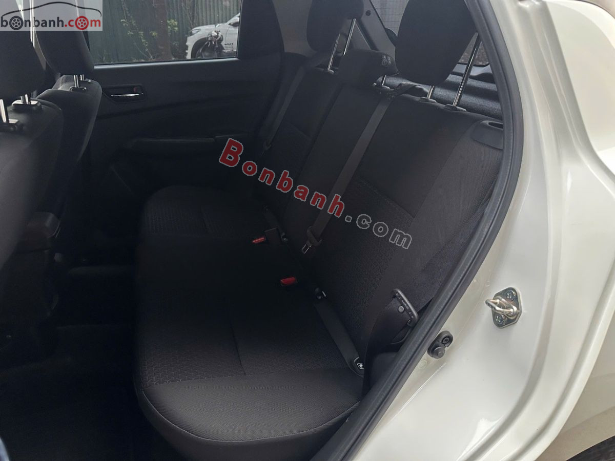 Bán ô tô Suzuki Swift GLX 1.2 AT - 2023 - xe cũ