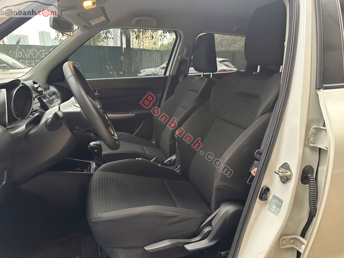 Bán ô tô Suzuki Swift GLX 1.2 AT - 2023 - xe cũ
