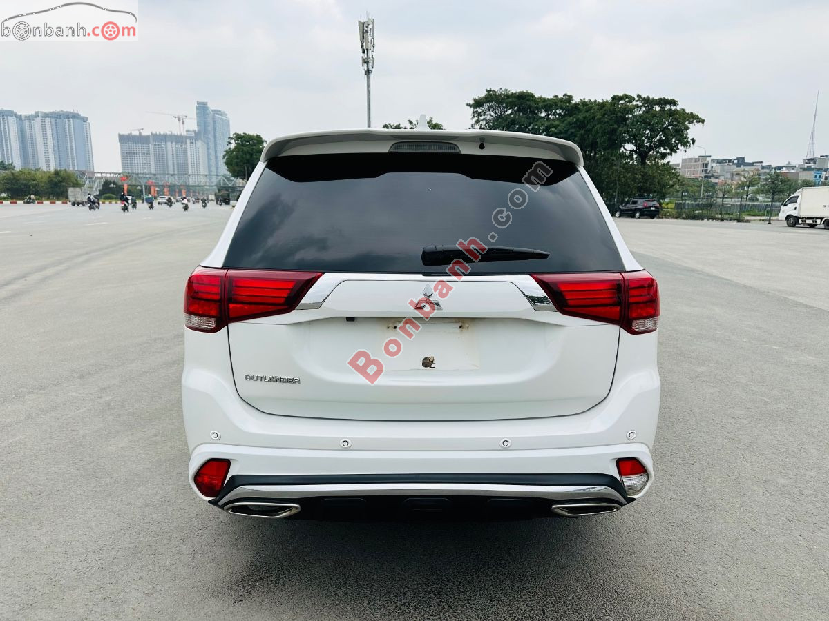 Bán ô tô Mitsubishi Outlander 2.0 CVT - 2022 - xe cũ