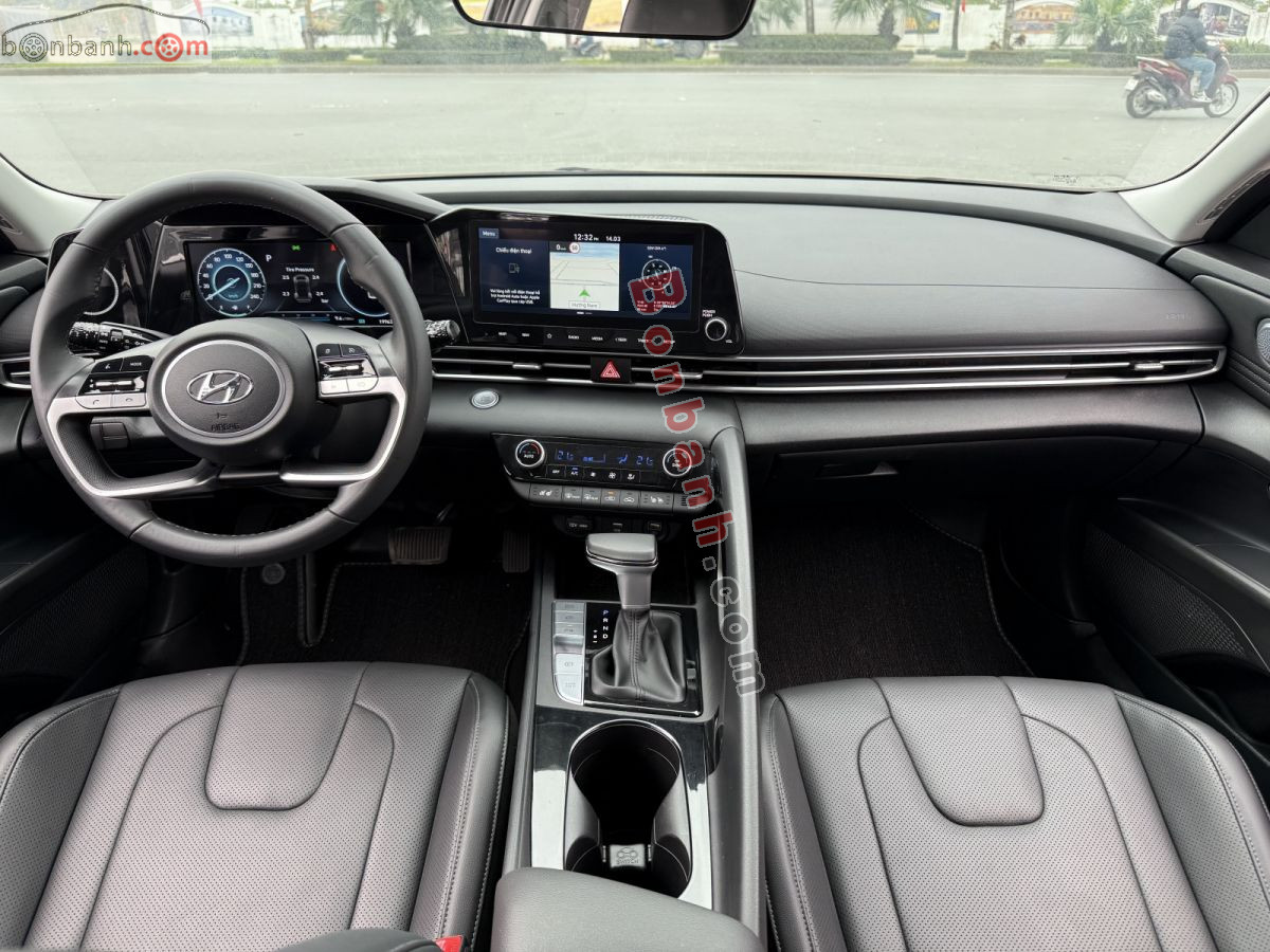 Bán ô tô Hyundai Elantra 2.0 AT Cao cấp - 2023 - xe cũ