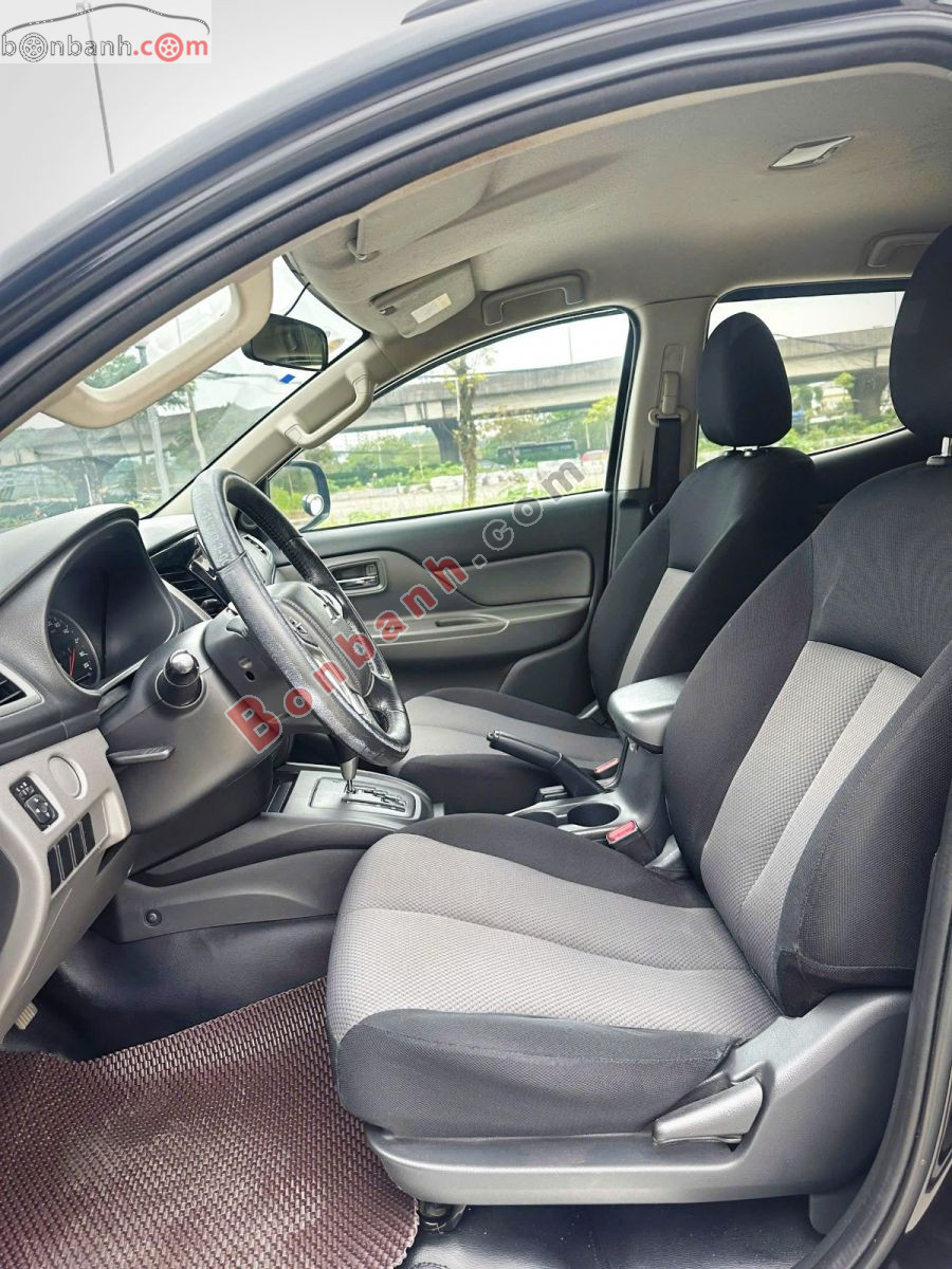 Bán ô tô Mitsubishi Triton 4x2 AT - 2018 - xe cũ