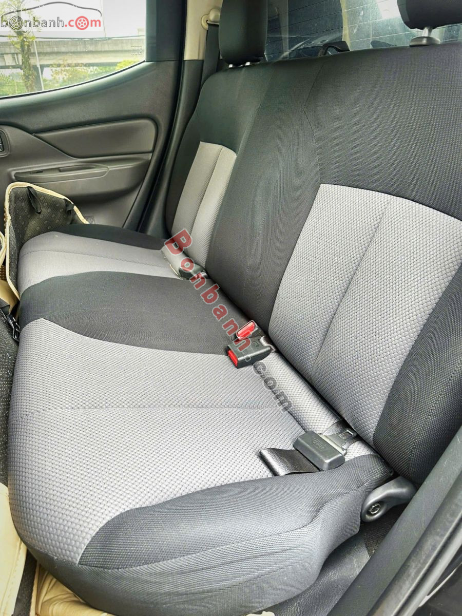 Bán ô tô Mitsubishi Triton 4x2 AT - 2018 - xe cũ