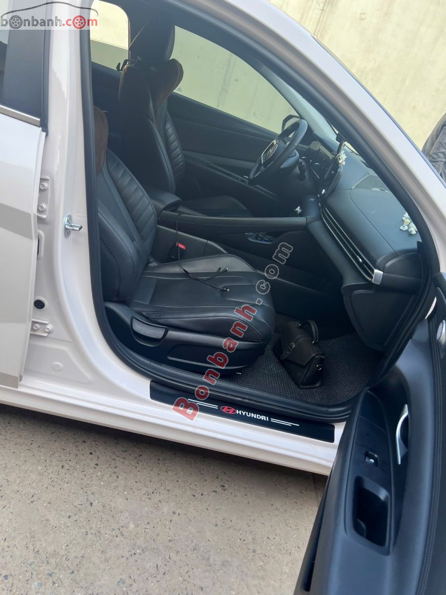 Bán ô tô Hyundai Elantra 1.6 AT Đặc biệt - 2024 - xe cũ