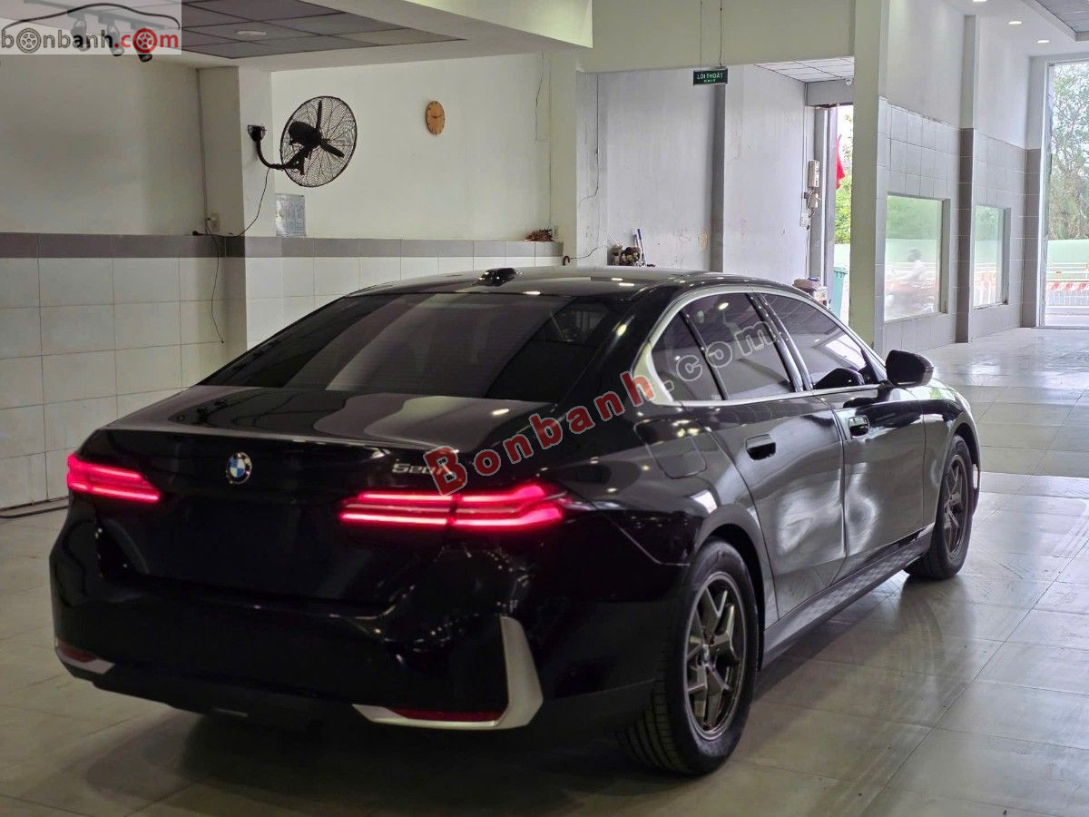 Bán ô tô BMW 5 Series 520i - 2024 - xe cũ