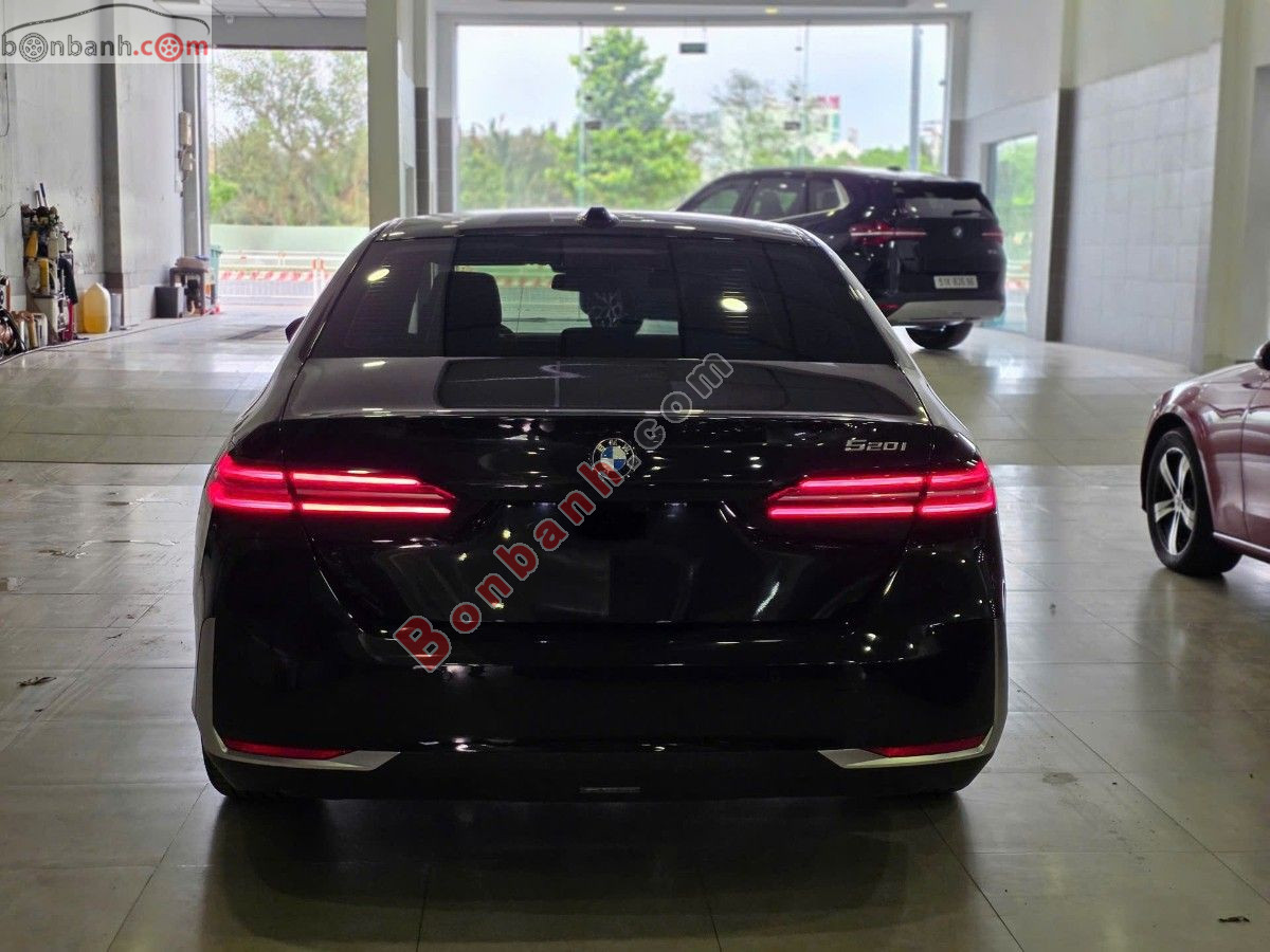 Bán ô tô BMW 5 Series 520i - 2024 - xe cũ