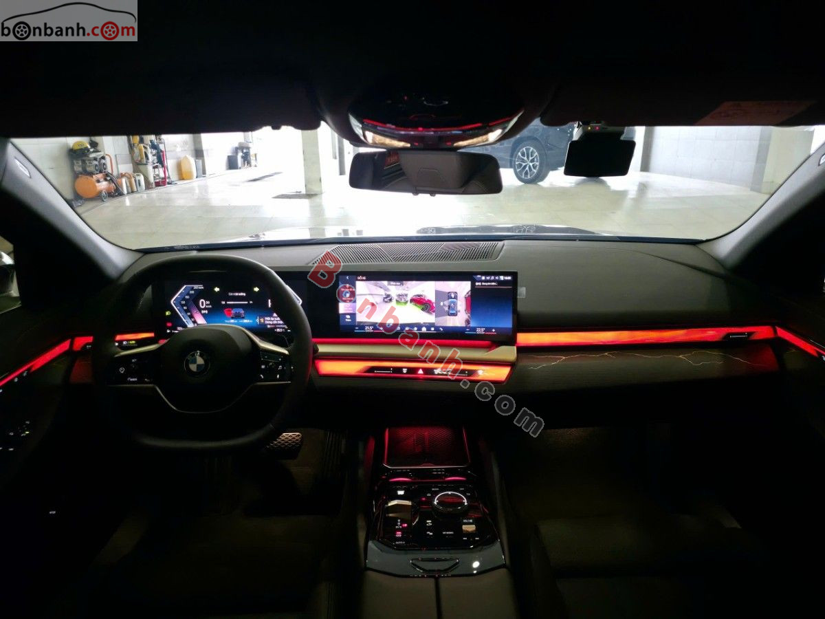 Bán ô tô BMW 5 Series 520i - 2024 - xe cũ