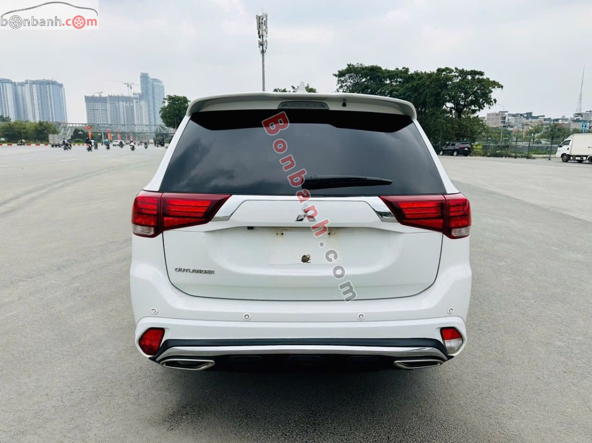 Bán ô tô Mitsubishi Outlander 2.0 CVT - 2022 - xe cũ