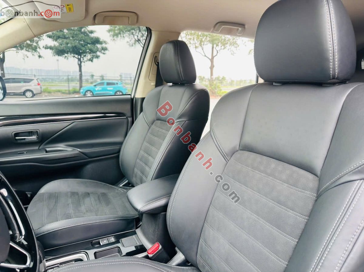 Bán ô tô Mitsubishi Outlander 2.0 CVT - 2022 - xe cũ