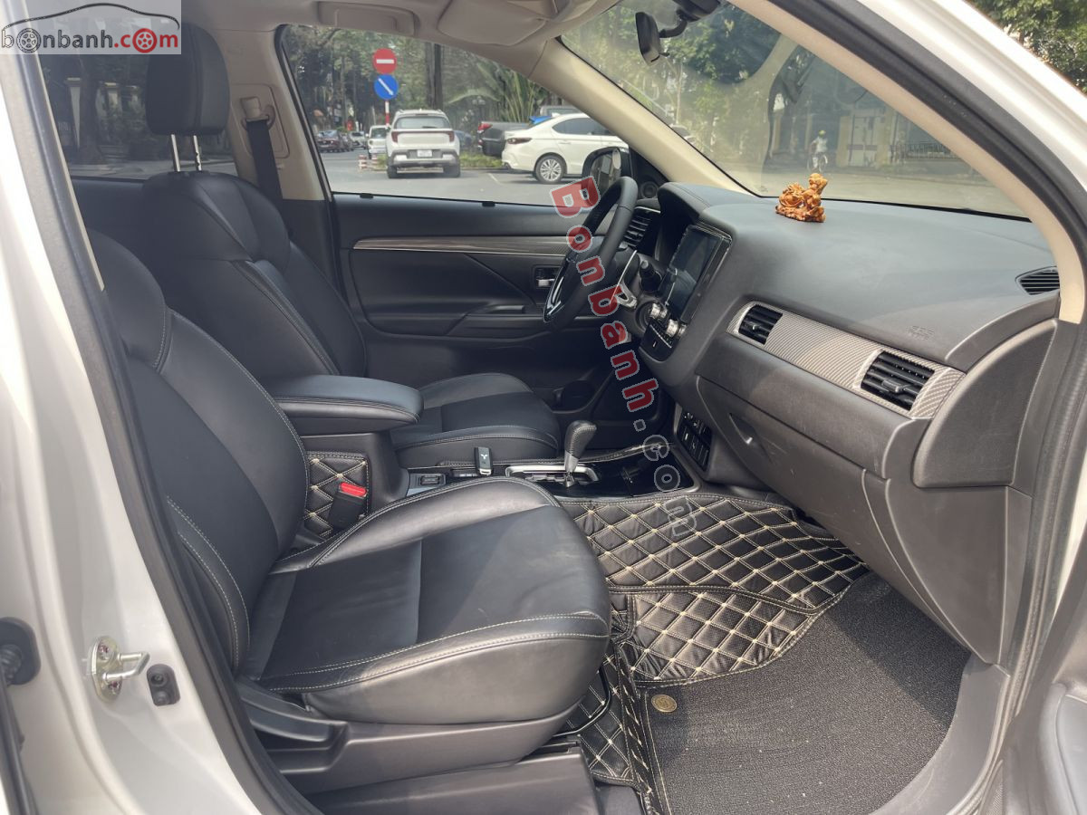 Bán ô tô Mitsubishi Outlander 2.0 CVT Premium - 2020 - xe cũ