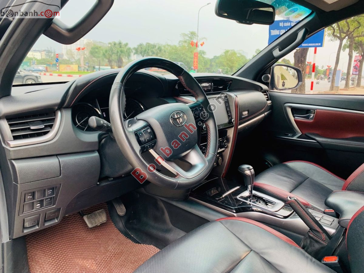 Bán ô tô Toyota Fortuner 2.4G 4x2 AT Legender - 2021 - xe cũ