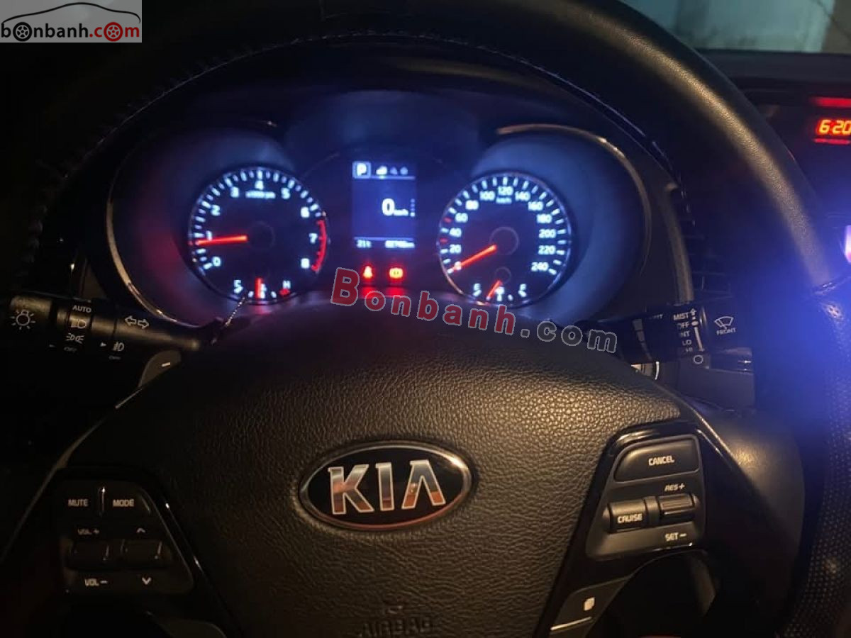 Bán ô tô Kia Cerato Hatchback - 2017 - xe cũ