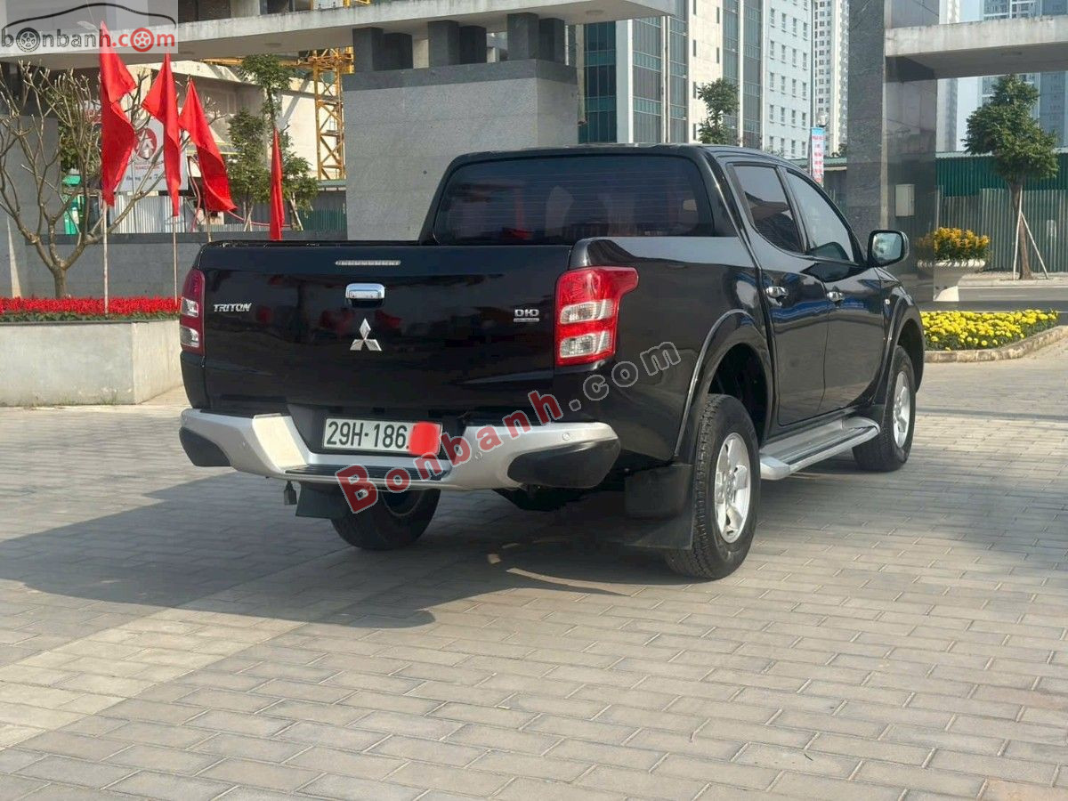 Bán ô tô Mitsubishi Triton 4x2 AT - 2018 - xe cũ