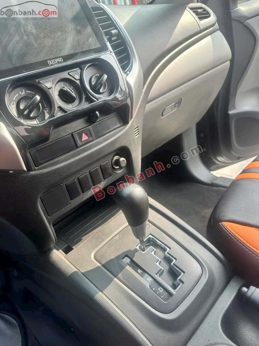 Bán ô tô Mitsubishi Triton 4x2 AT - 2018 - xe cũ