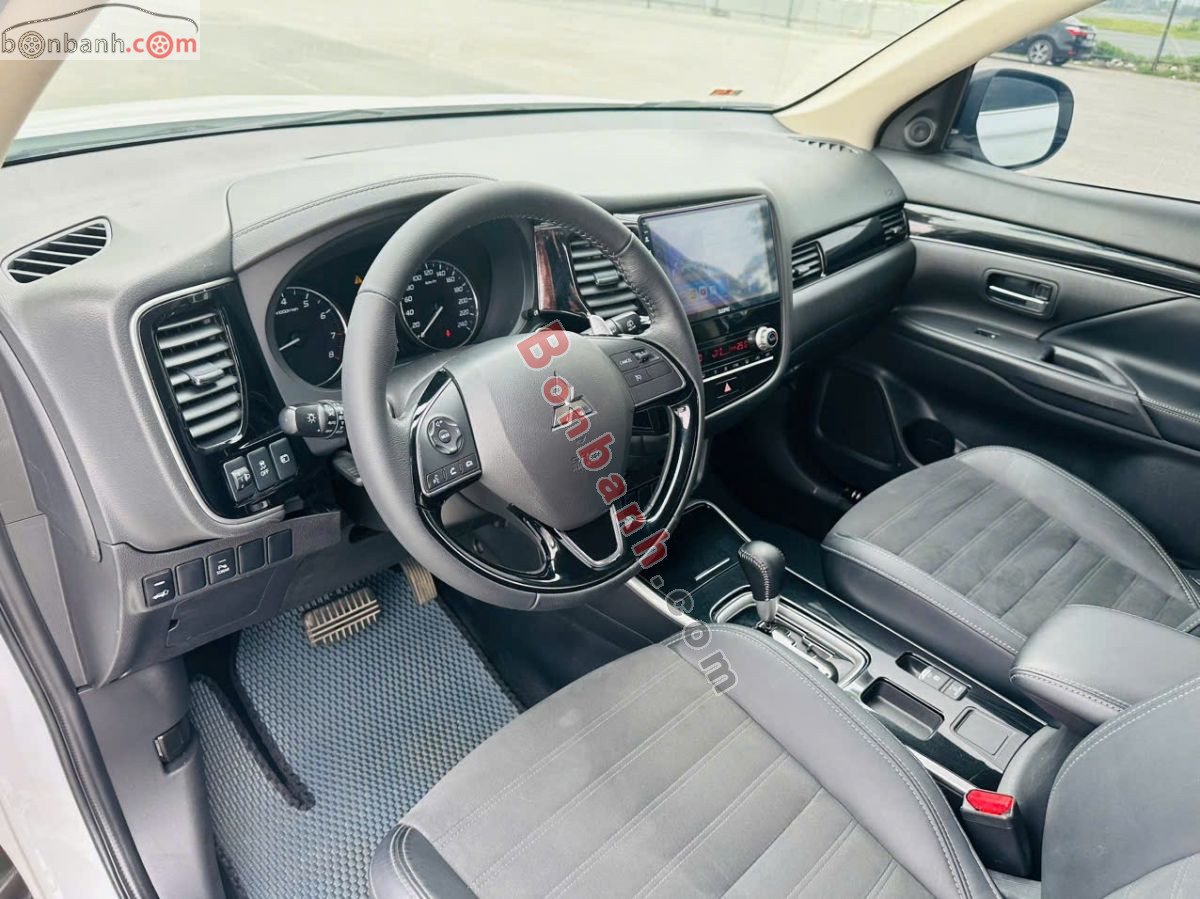 Bán ô tô Mitsubishi Outlander 2.0 CVT - 2022 - xe cũ